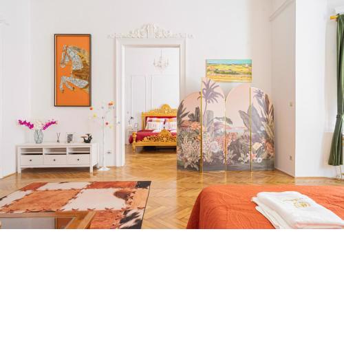 Unique Home at Chain Bridge with Danube view