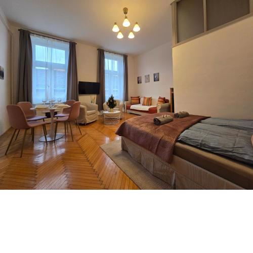 Urban Charm Studio Downtown - lively quarter