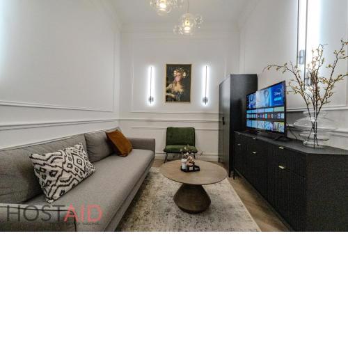 V27-2 Design Apartment - hostAID