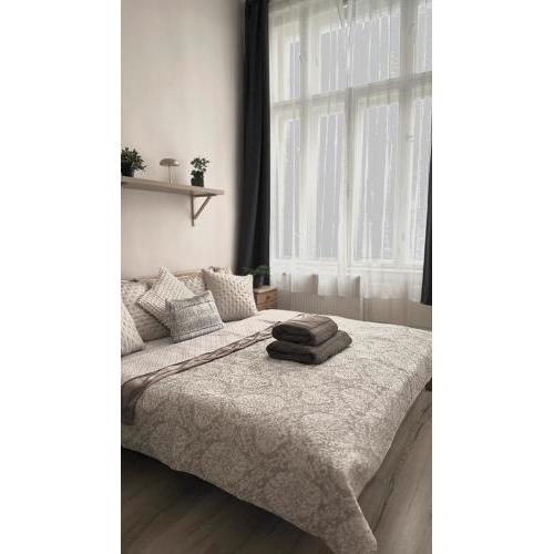 Váci Corso Home