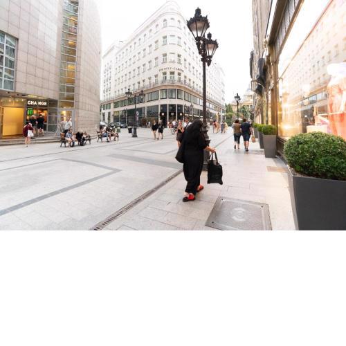 Váci utca street full centrum