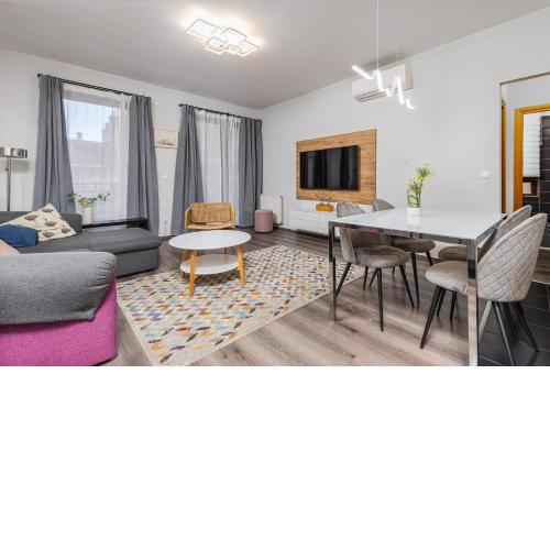 Venus Apartments - King Street V - Balcony