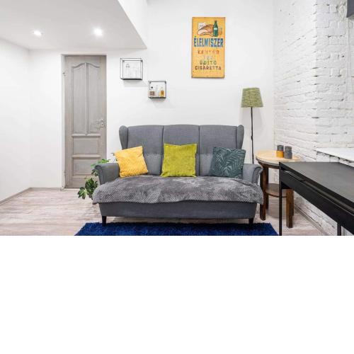 Vintage Downtown Escape 2 Baths 2 Beds