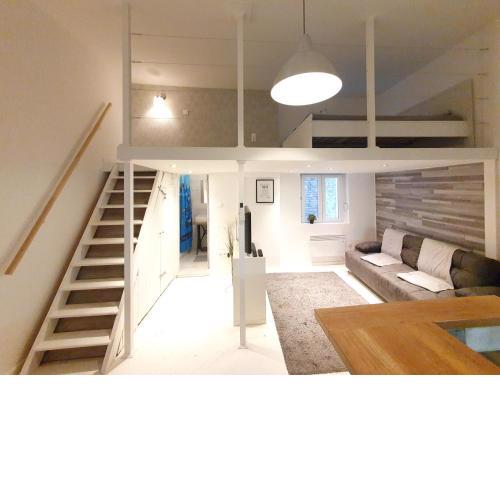 Vintage near Boulevard with AC AFTER RENOVATION