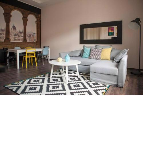 Voros downtown apartment with FREE parking