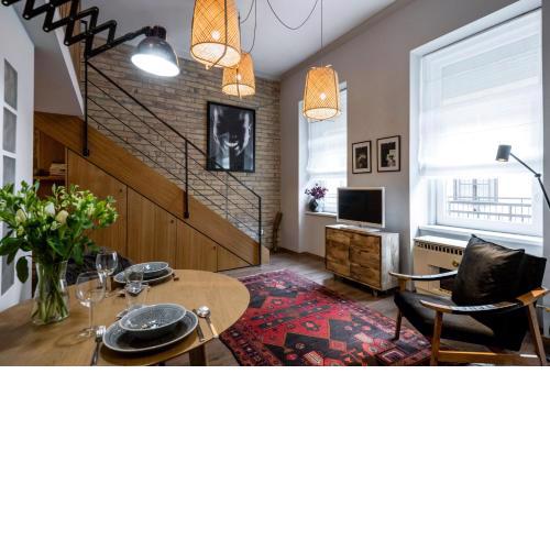 Warm and cozy hideaway in the heart of the city