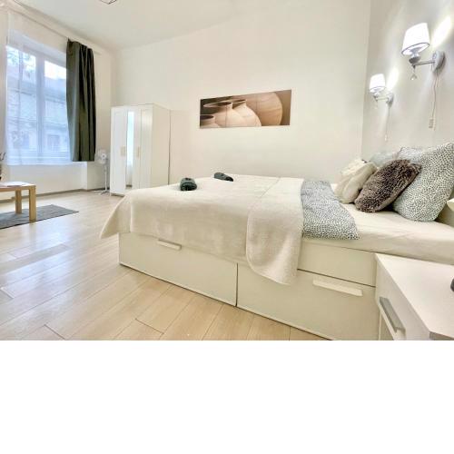 White Apartment near the famous New York Café